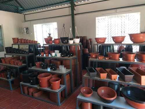 Pots & Containers